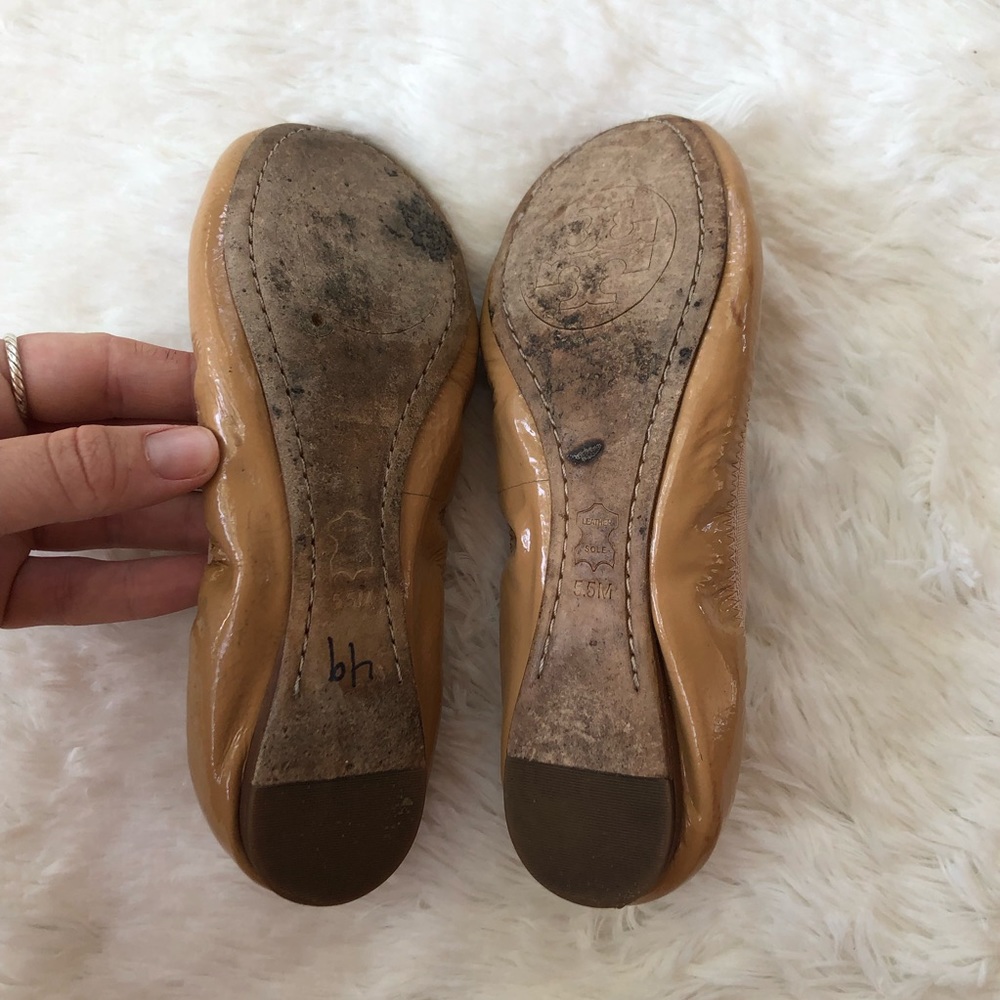 TORY BURCH • Caroline Nude Patent Leather Ballet Flats Stretch Size 5.5 - Picture 7 of 16